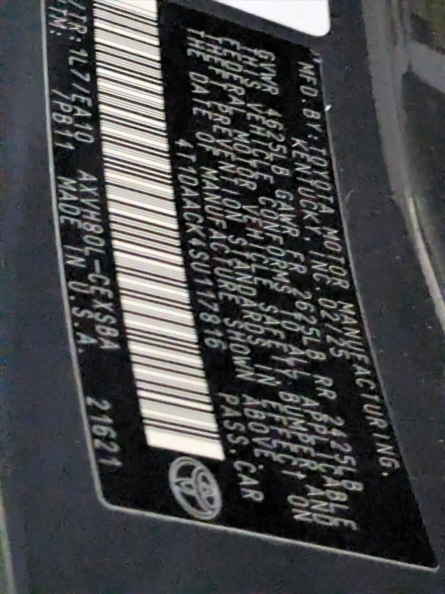 2025 Toyota Camry SE (SE)