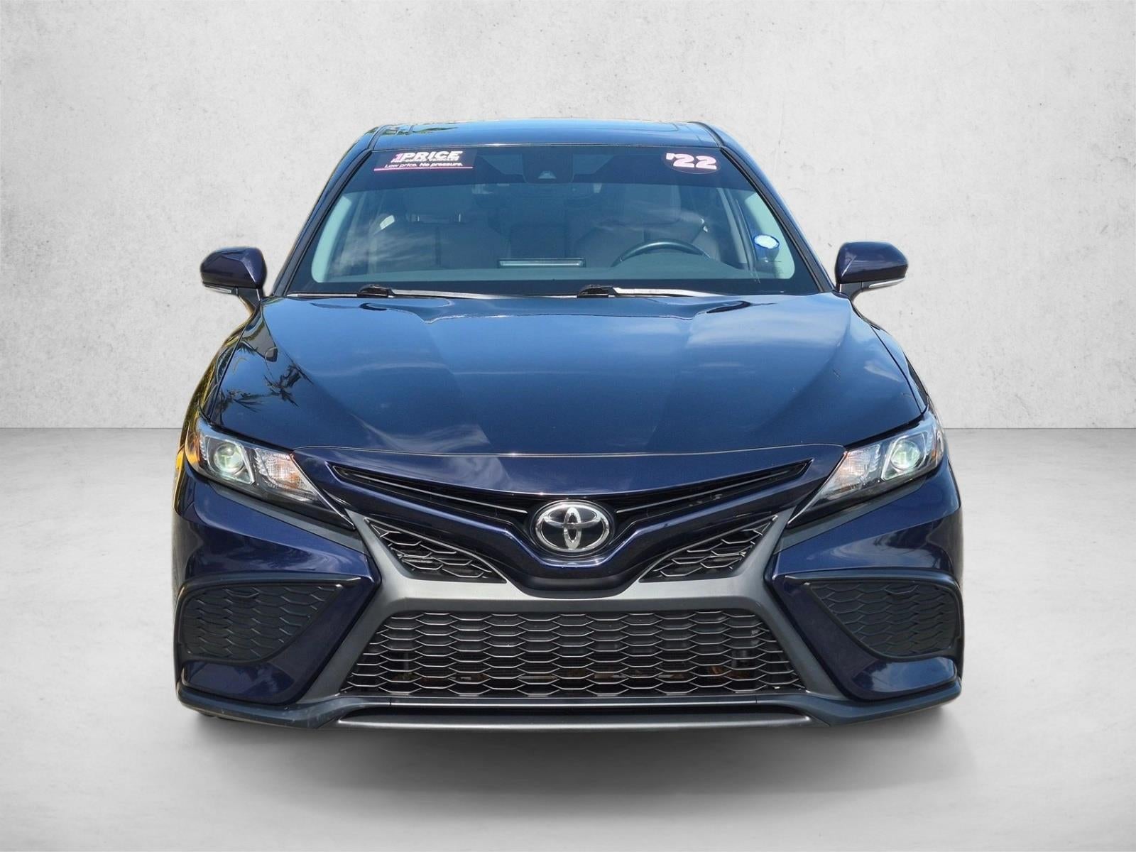 2022 Toyota Camry SE Auto (SE)