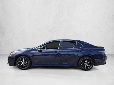 2022 Toyota Camry SE Auto (SE)