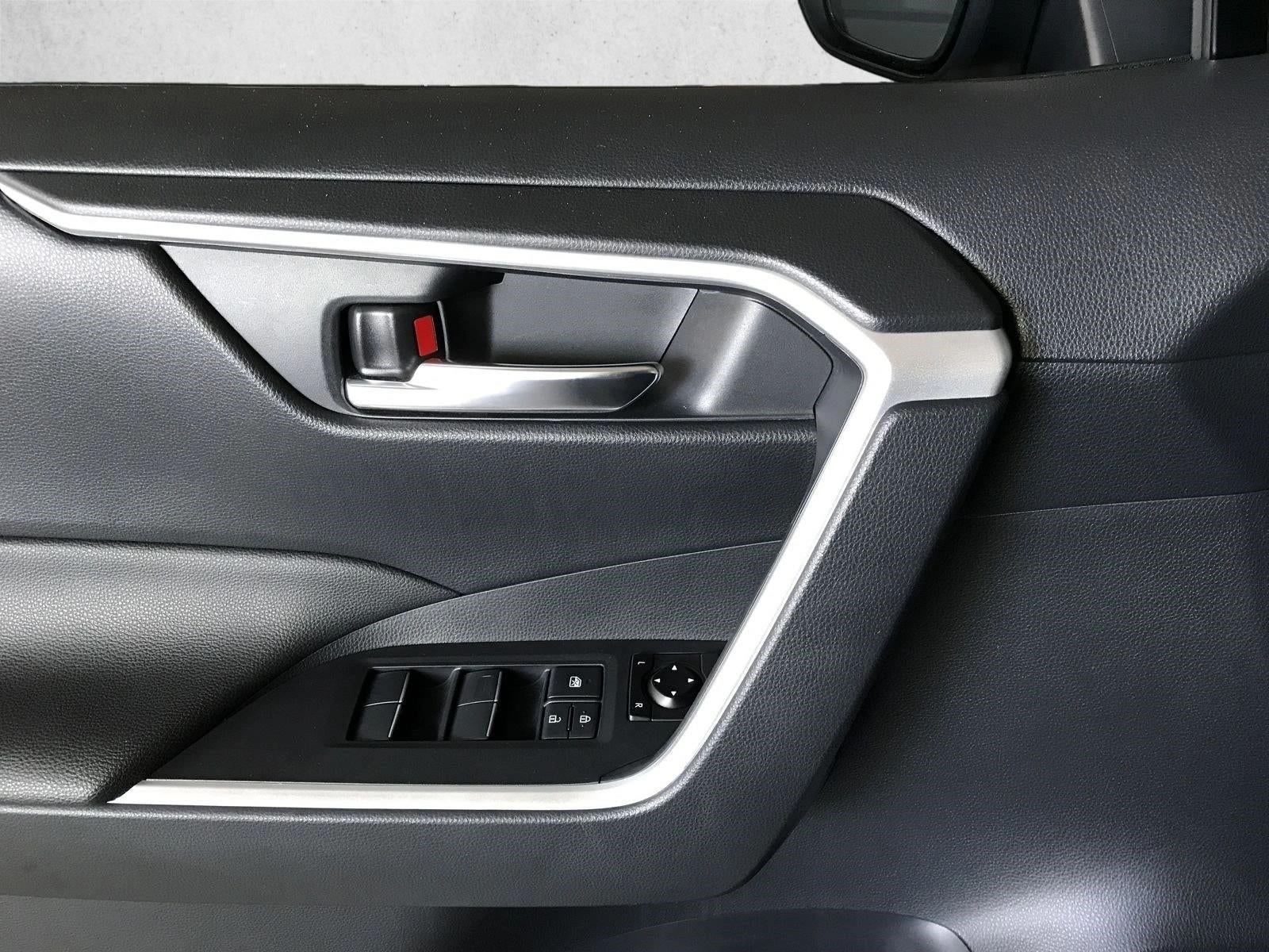 2019 Toyota RAV4 XLE Premium FWD (Natl)