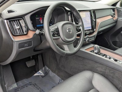 2024 Volvo XC60 B5 AWD Plus Dark Theme