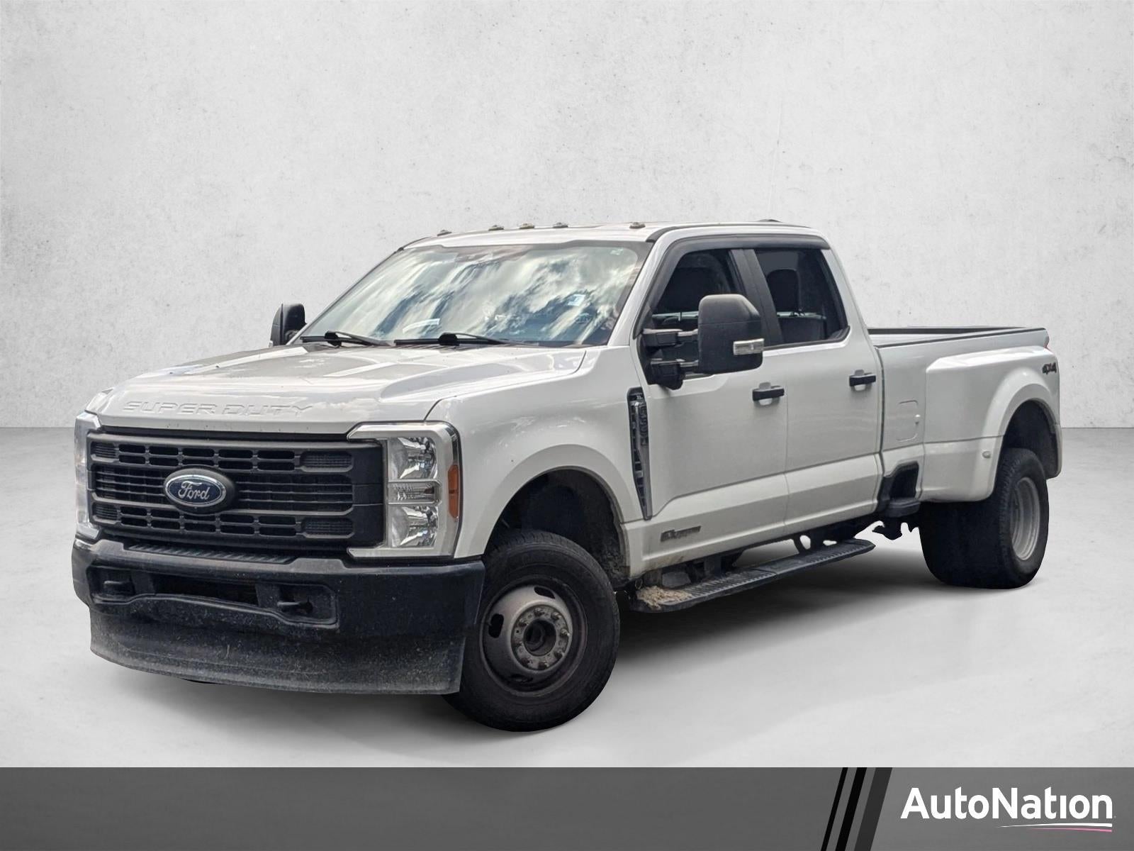 2023 Ford Super Duty F-350 DRW XL 4WD Crew Cab 8' Box