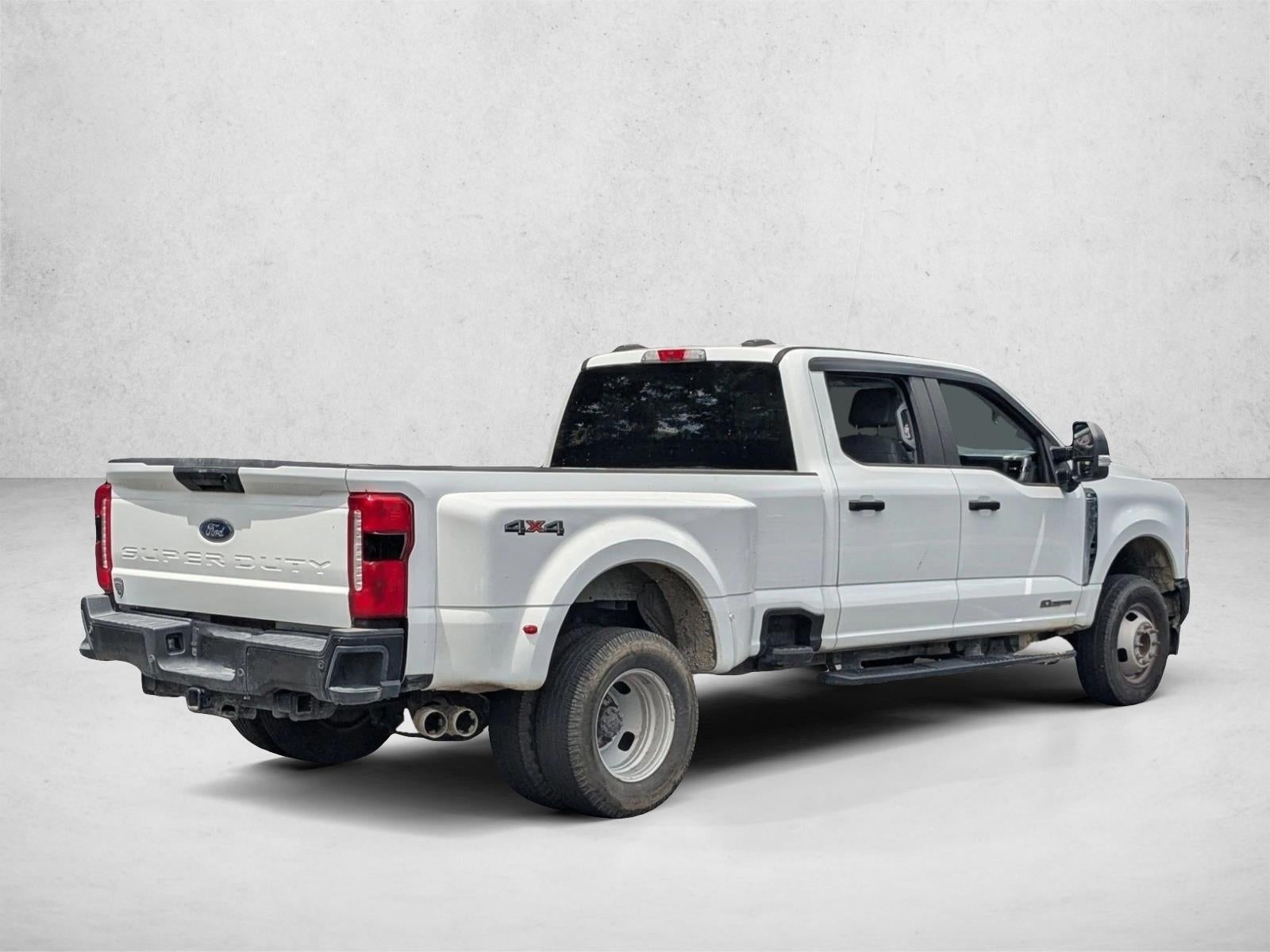 2023 Ford Super Duty F-350 DRW XL 4WD Crew Cab 8' Box