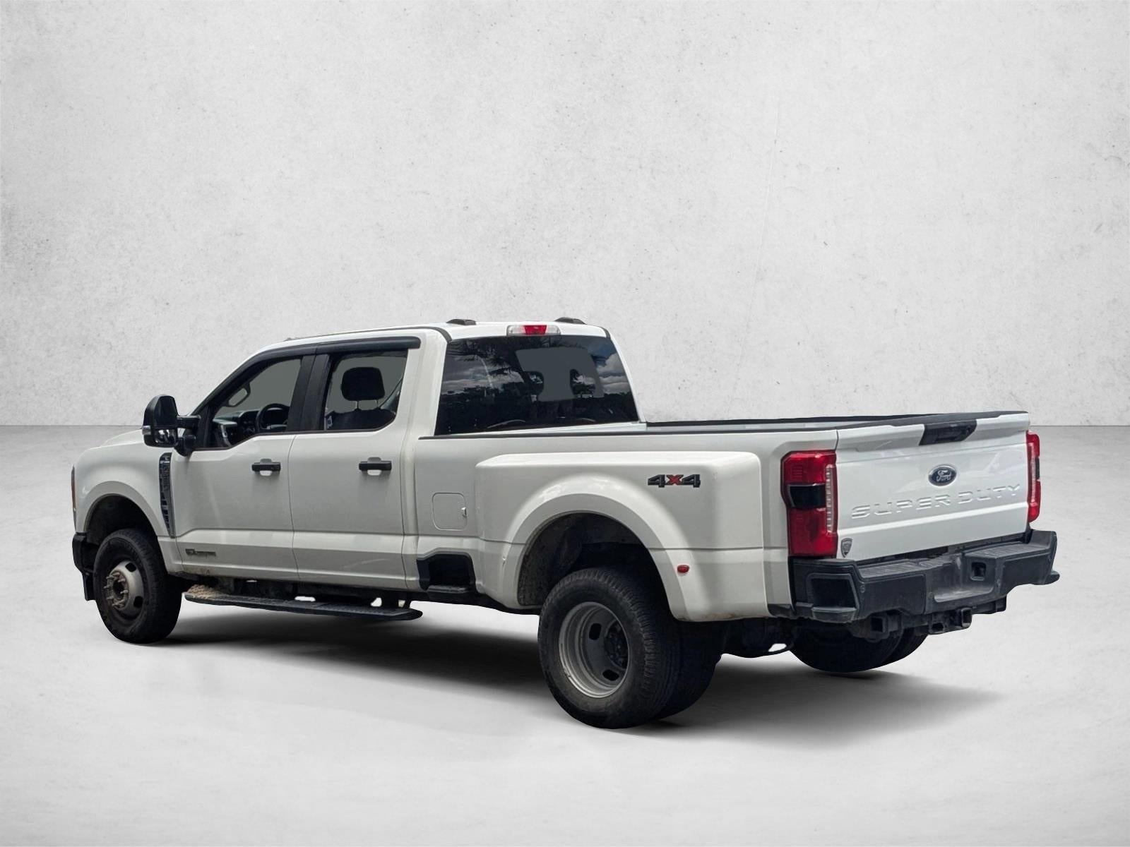 2023 Ford Super Duty F-350 DRW XL 4WD Crew Cab 8' Box