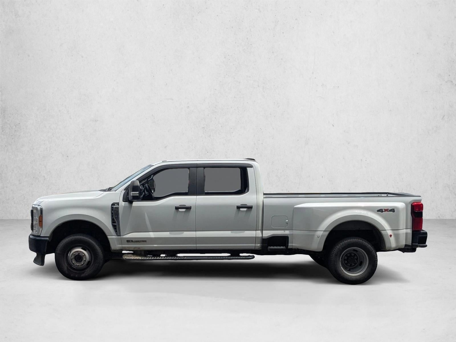 2023 Ford Super Duty F-350 DRW XL 4WD Crew Cab 8' Box