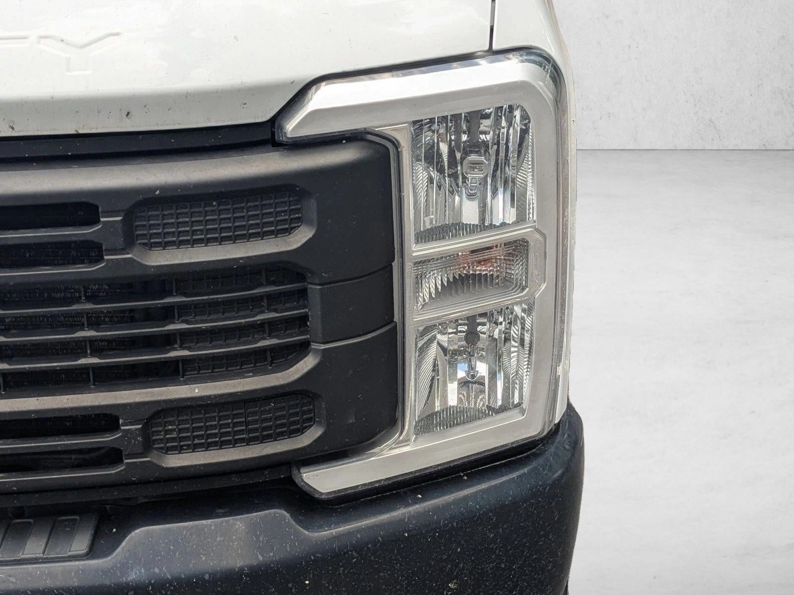 2023 Ford Super Duty F-350 DRW XL 4WD Crew Cab 8' Box
