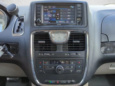 2016 Chrysler Town & Country 4dr Wgn Touring