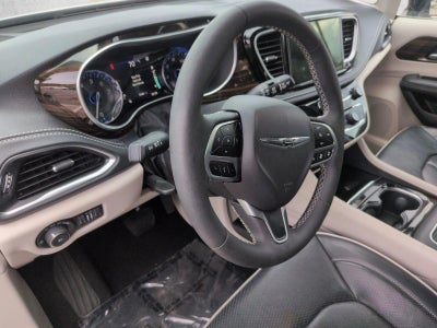 2024 Chrysler Pacifica Limited FWD