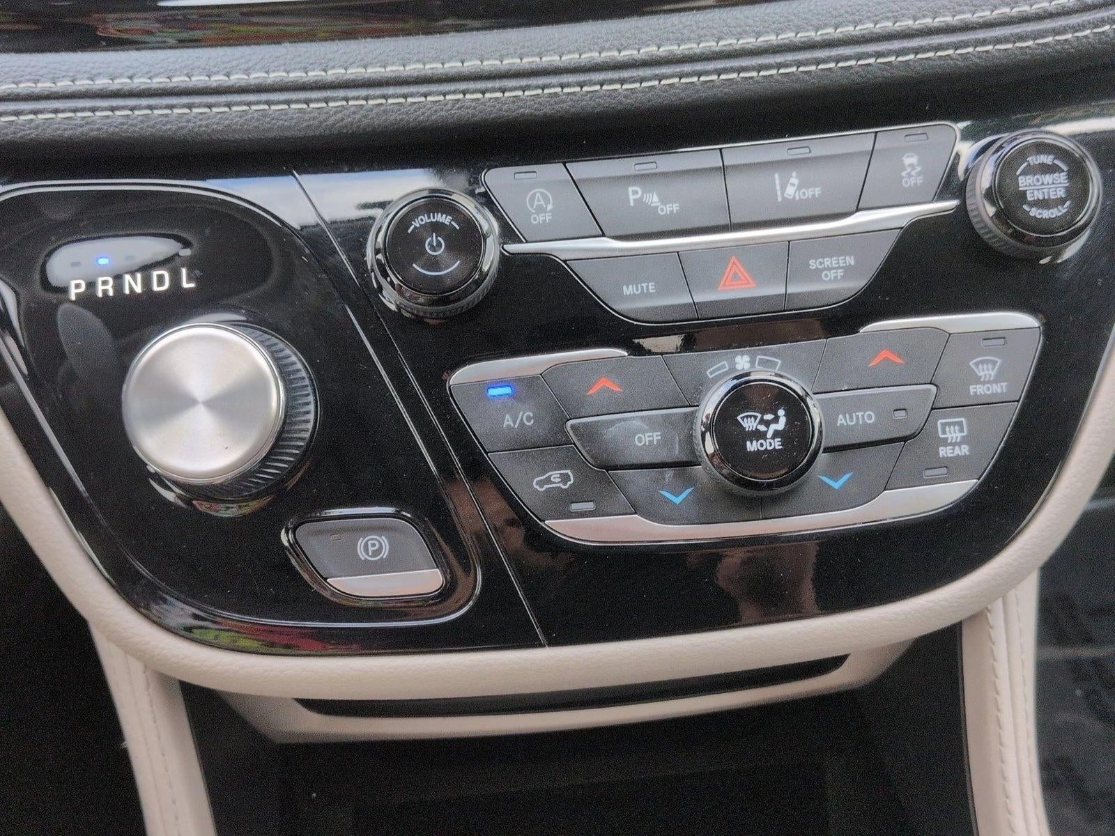 2024 Chrysler Pacifica Limited FWD