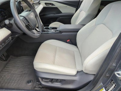 2025 Toyota Camry XLE (SE)