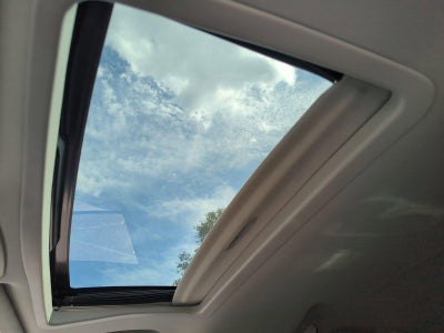 2017 Toyota Sienna XLE FWD 8-Passenger (Natl)