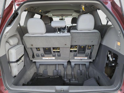 2017 Toyota Sienna XLE FWD 8-Passenger (Natl)