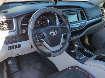 2015 Toyota Highlander FWD 4dr V6 LE Plus (SE)