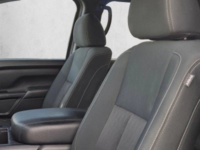 2019 Nissan Titan 4x4 Crew Cab SV