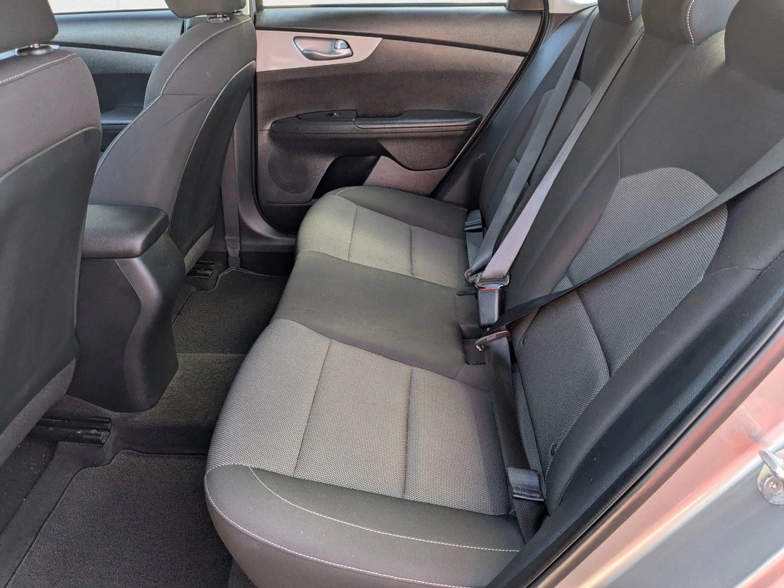 2023 Kia Forte LXS IVT