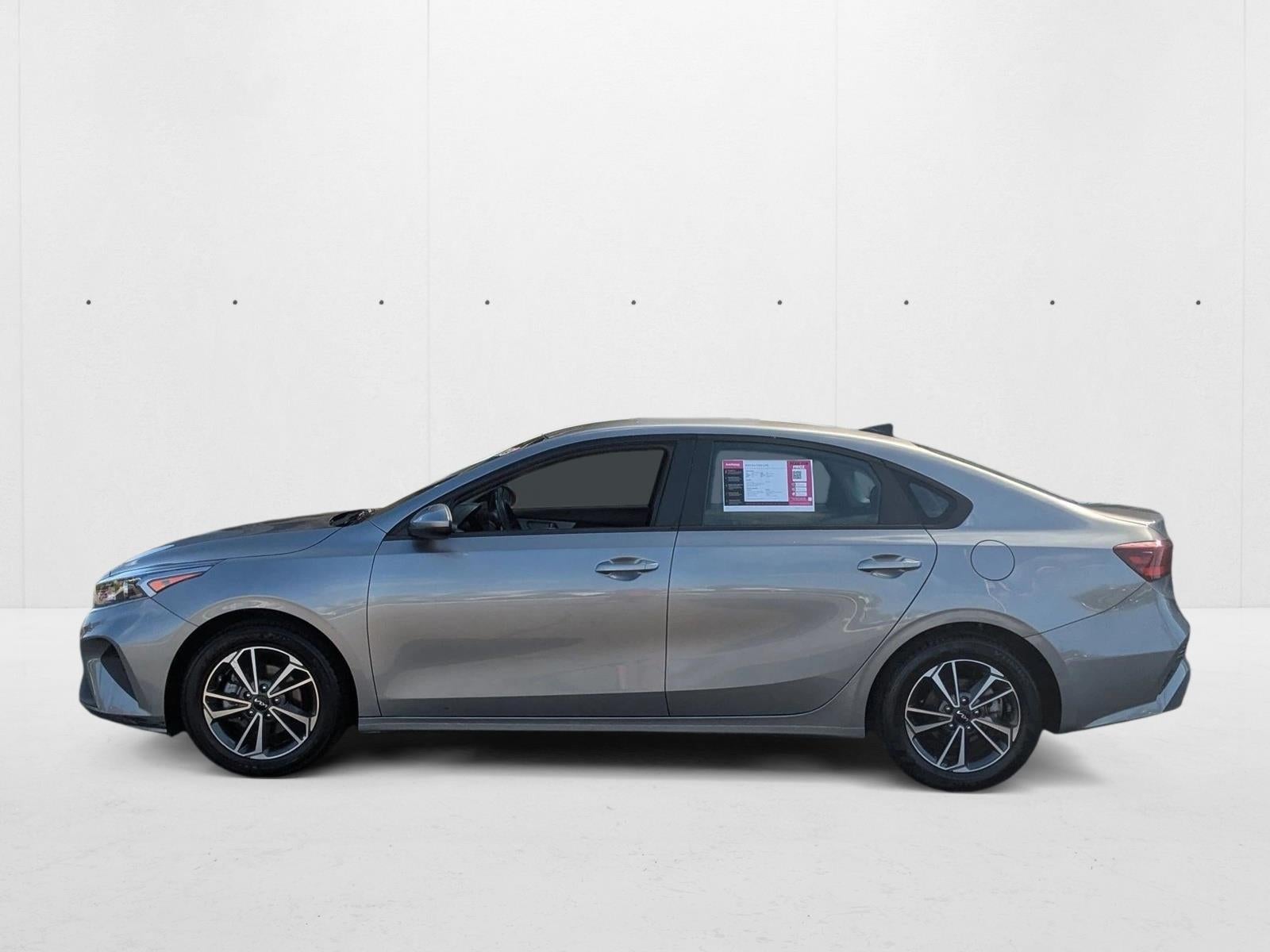 2023 Kia Forte LXS IVT