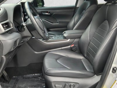 2022 Toyota Highlander Hybrid XLE FWD (Natl)