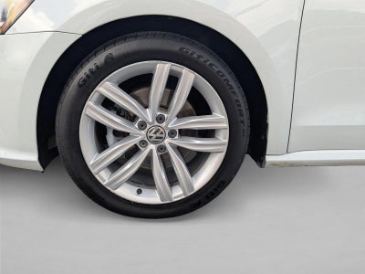 2019 Volkswagen Passat 2.0T Wolfsburg Edition Auto