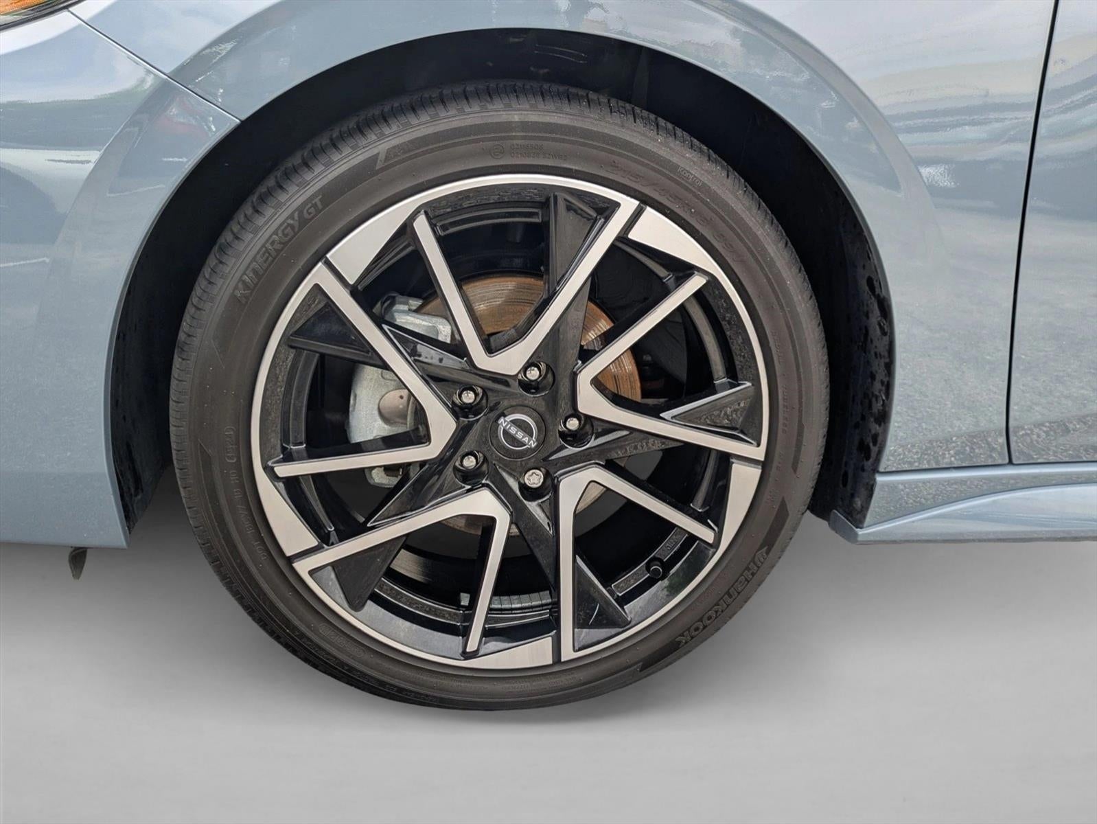 2025 Nissan Sentra SR CVT