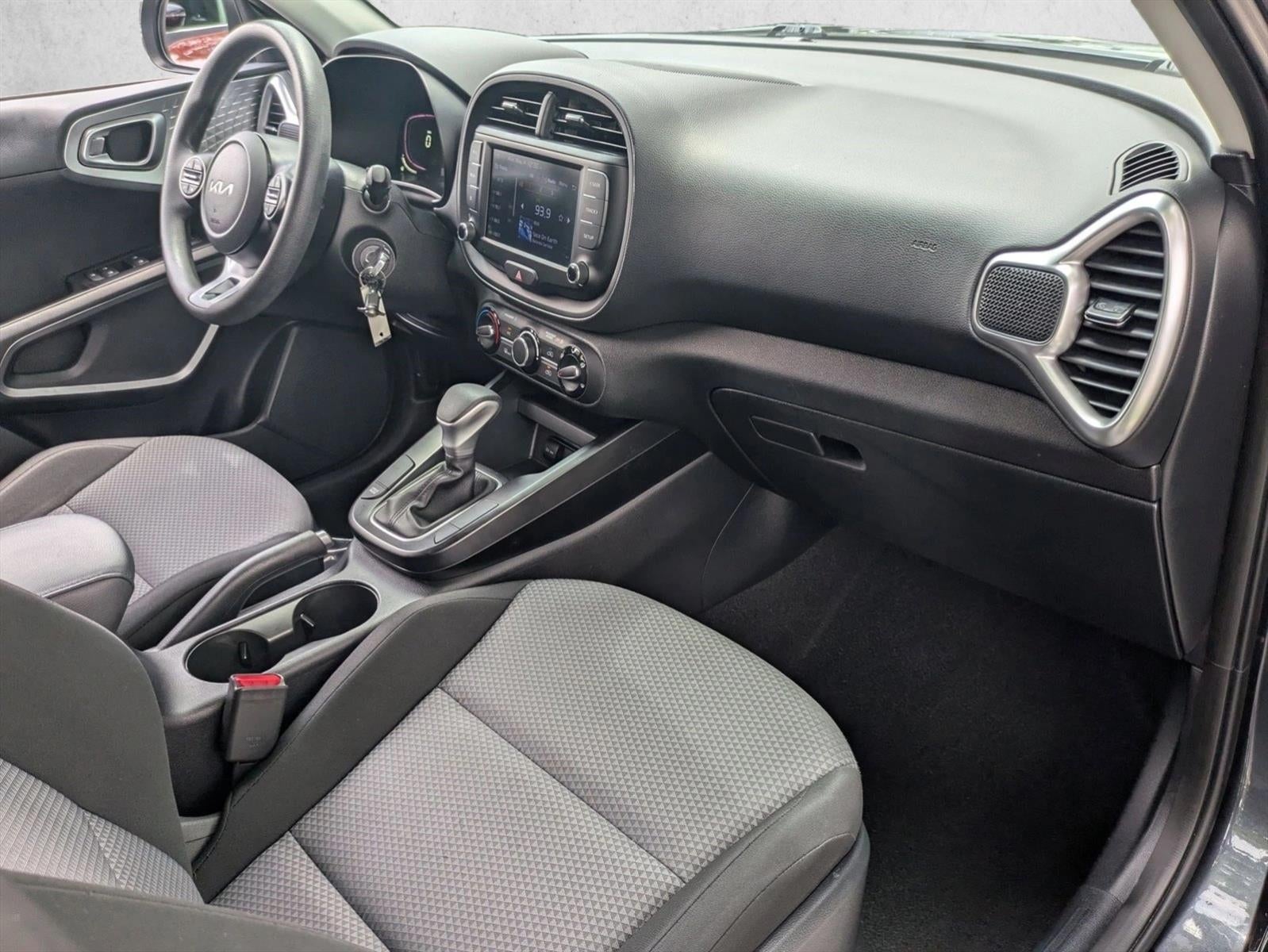 2023 Kia Soul LX IVT