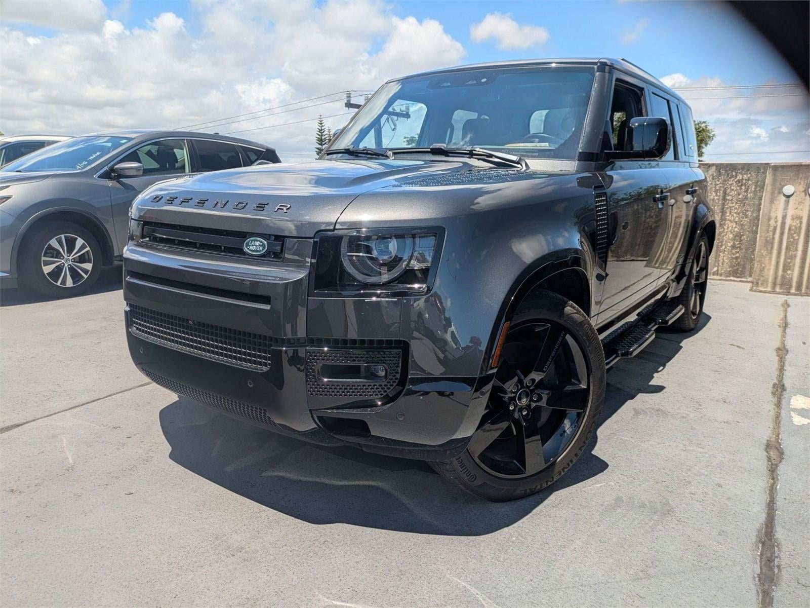 2024 Land Rover Defender 110 P400 X-Dynamic SE