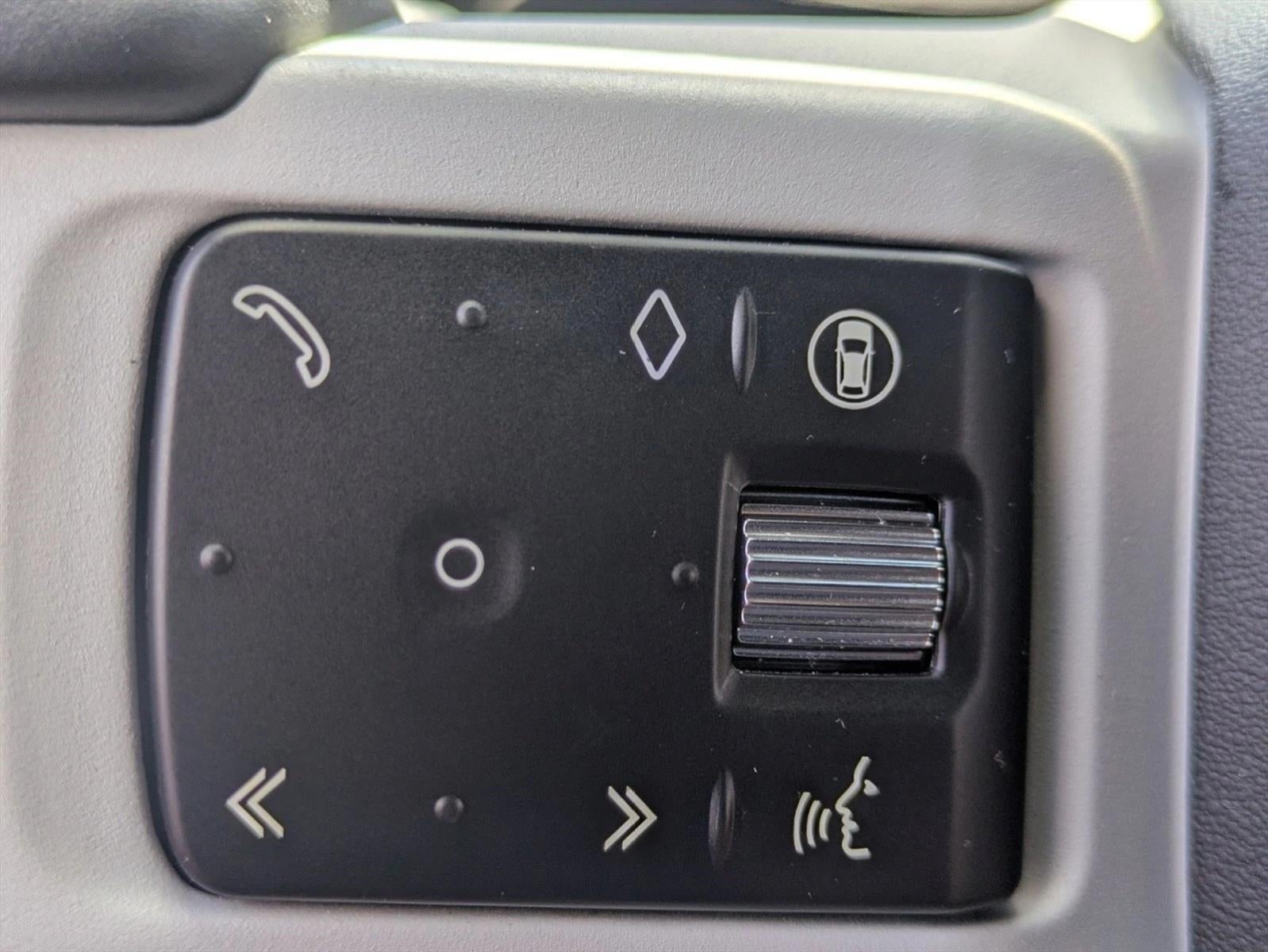 2024 Land Rover Defender 110 P400 X-Dynamic SE