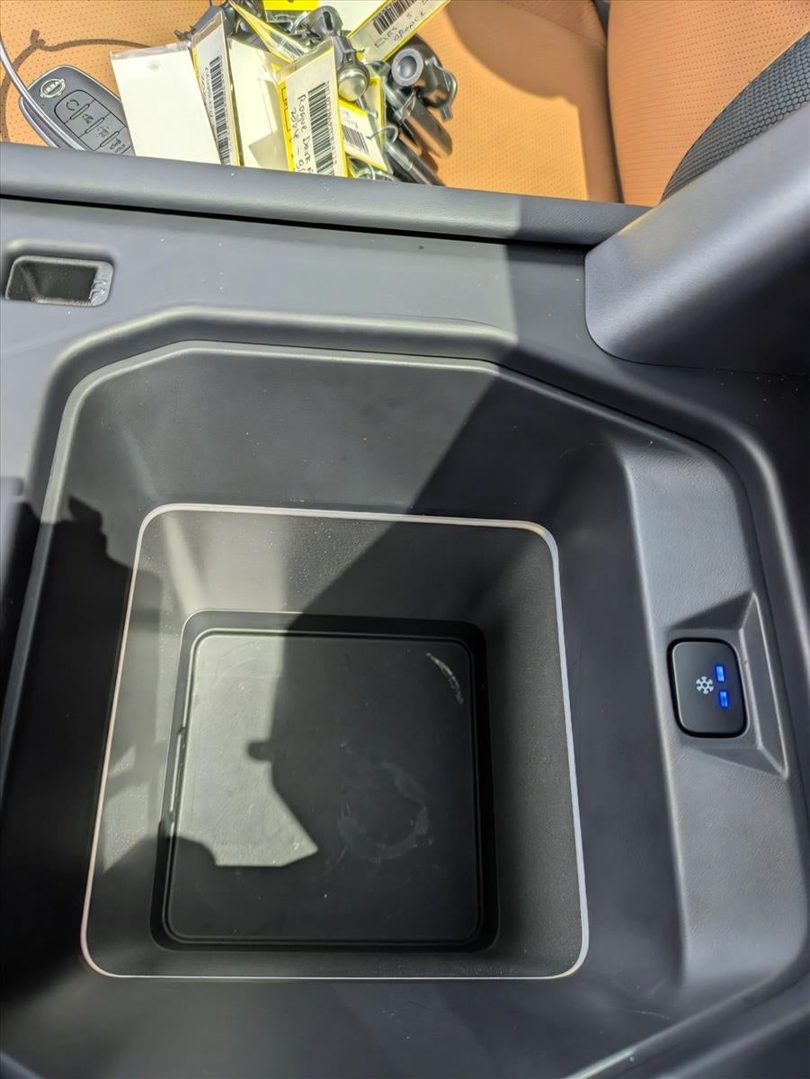 2024 Land Rover Defender 110 P400 X-Dynamic SE