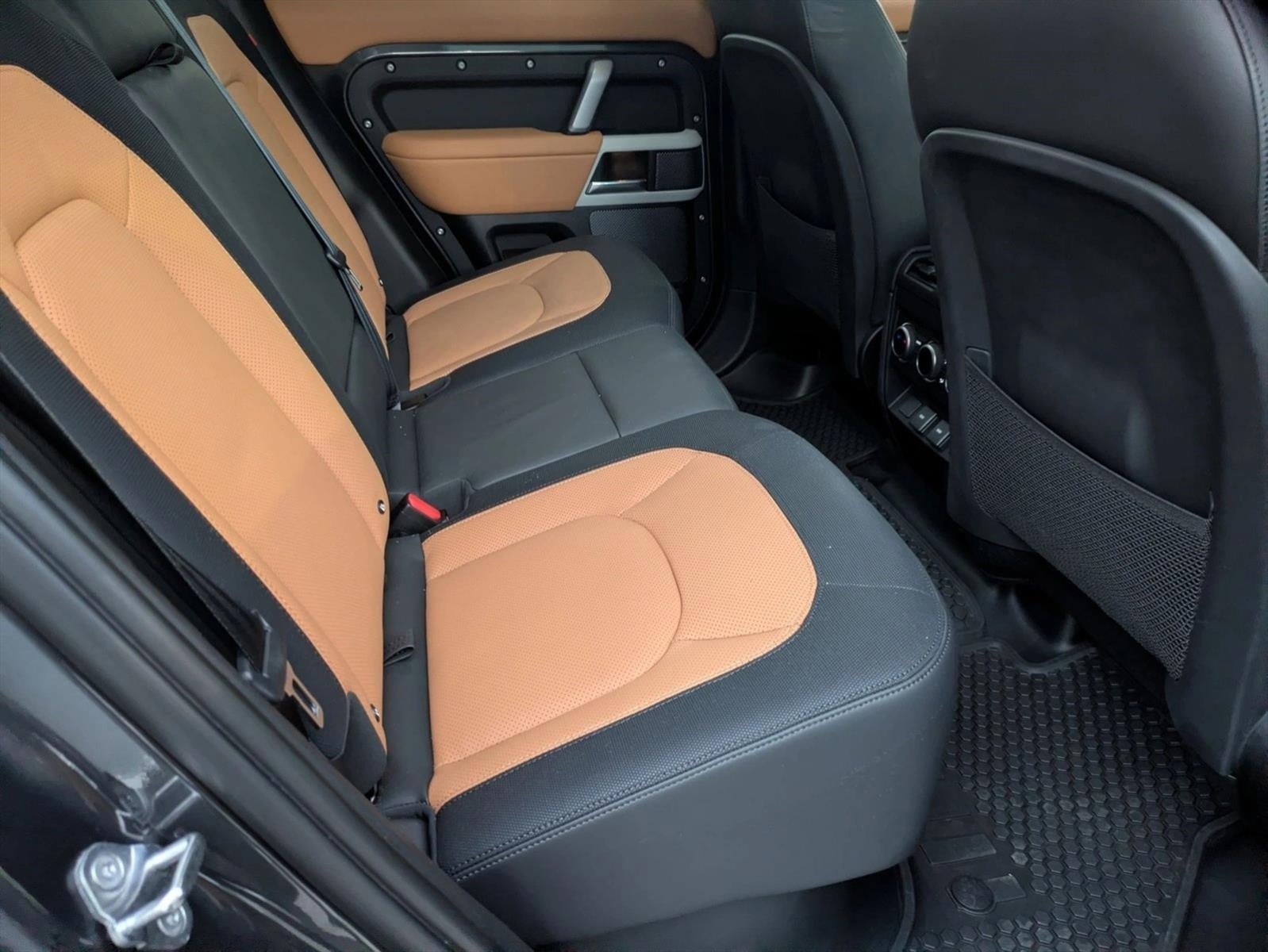2024 Land Rover Defender 110 P400 X-Dynamic SE