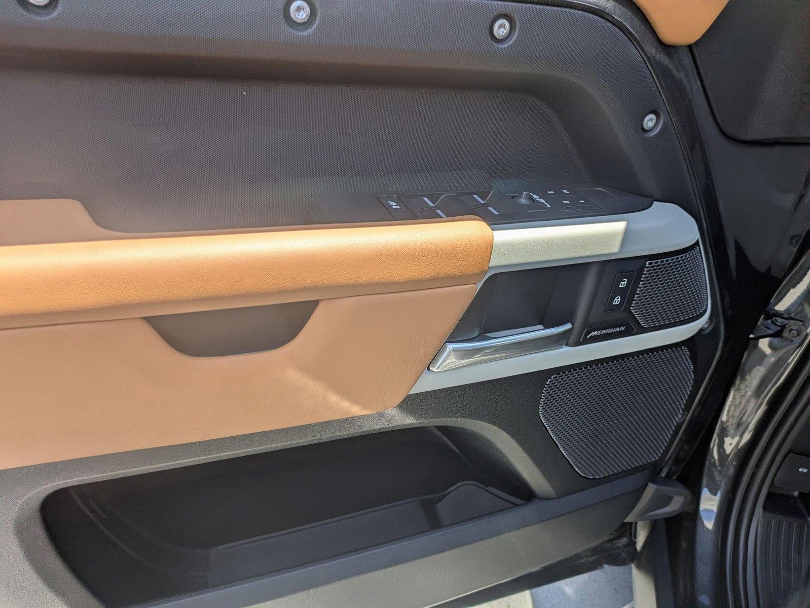 2024 Land Rover Defender 110 P400 X-Dynamic SE