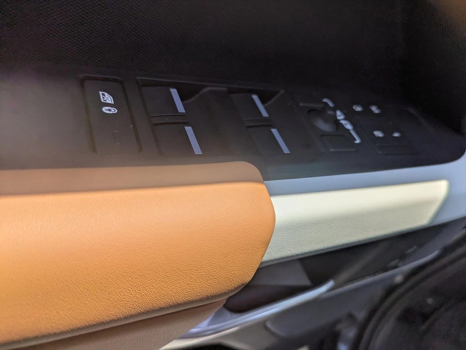 2024 Land Rover Defender 110 P400 X-Dynamic SE