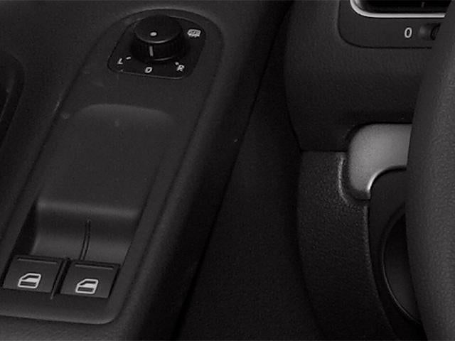 2013 Volkswagen Golf 2dr HB Auto PZEV