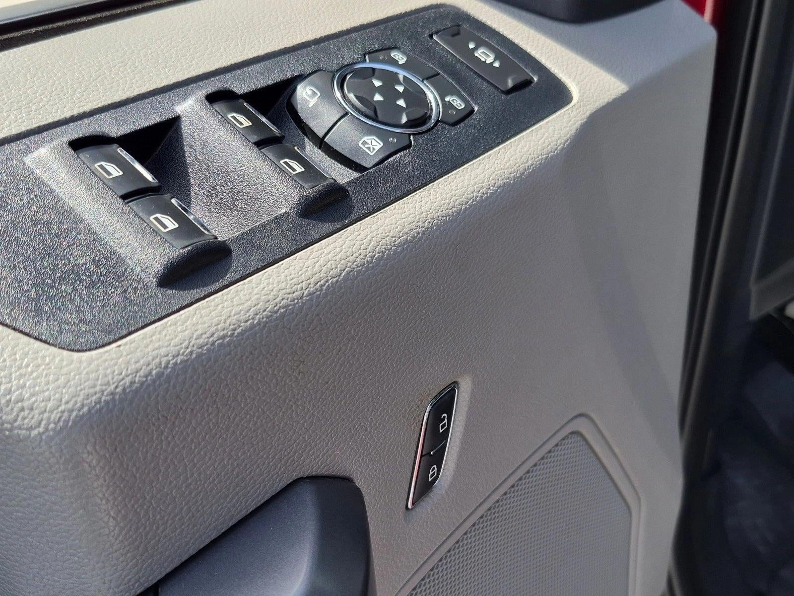 2019 Ford Super Duty F-250 SRW XLT 4WD Crew Cab 6.75' Box