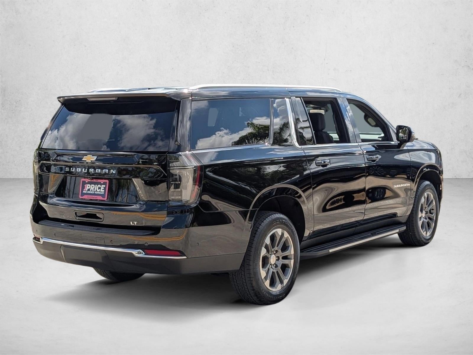 2025 Chevrolet Suburban 2WD LT