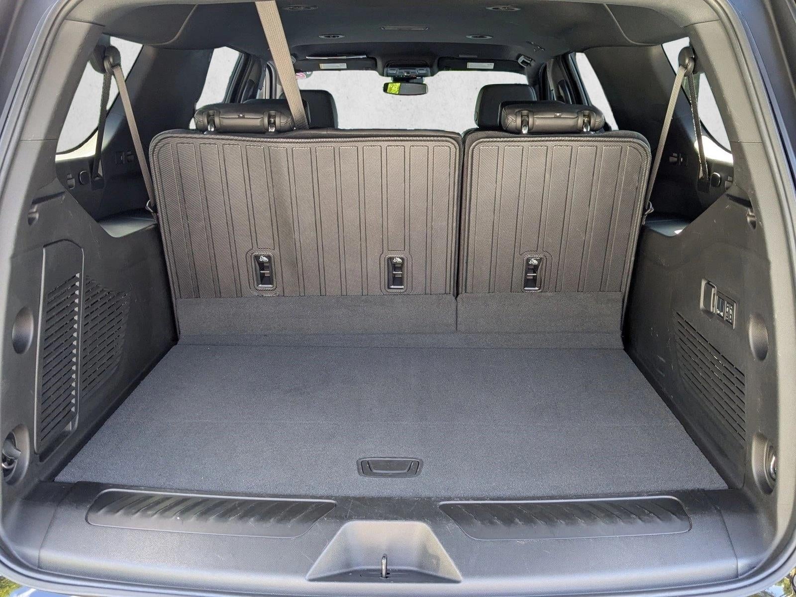 2025 Chevrolet Suburban 2WD LT
