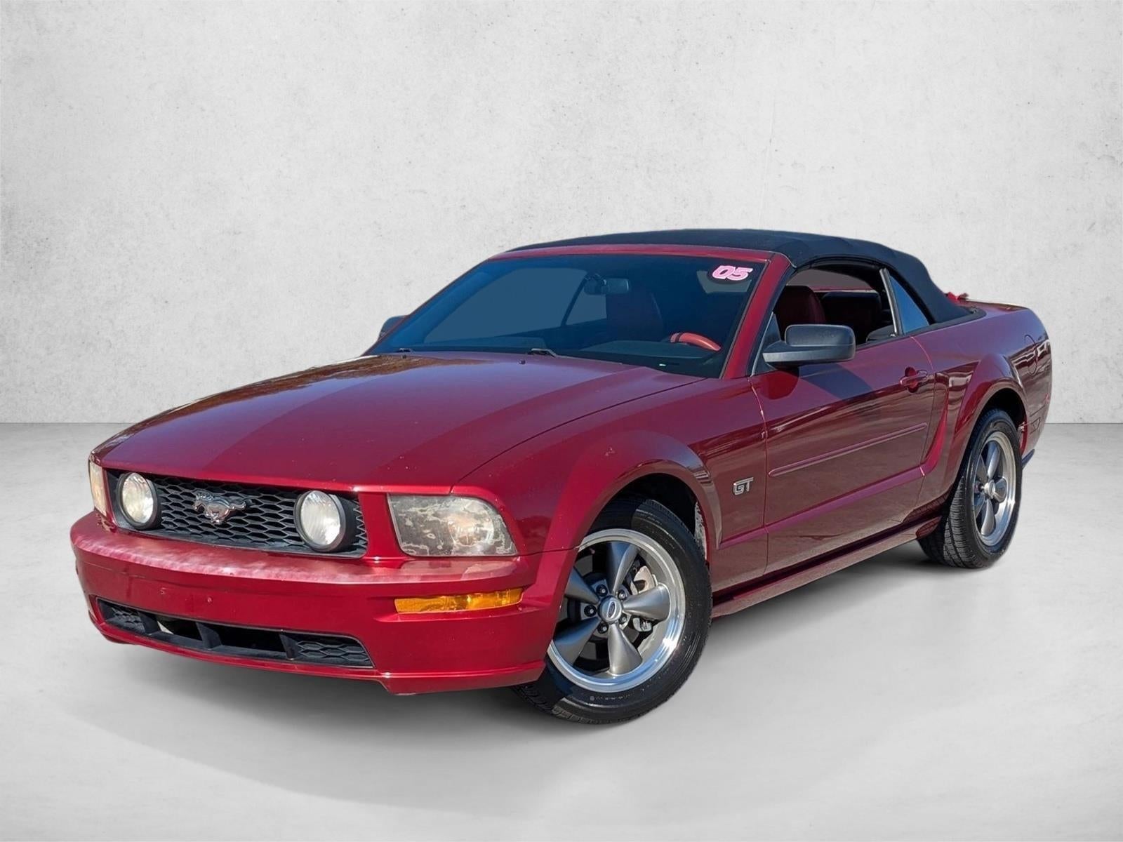 2005 Ford Mustang GT Deluxe