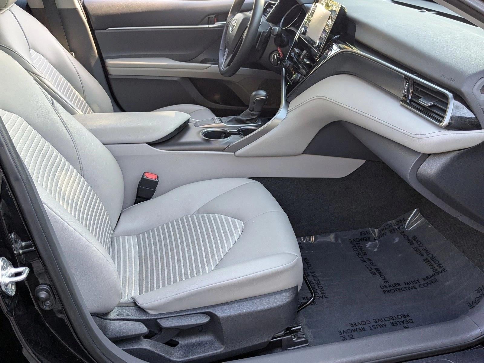2023 Toyota Camry SE Auto (SE)