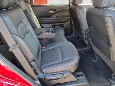 2023 Nissan Pathfinder Platinum 4WD