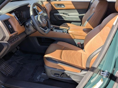 2025 Nissan Pathfinder Platinum 4WD