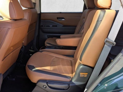 2025 Nissan Pathfinder Platinum 4WD