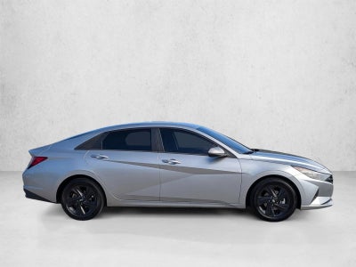 2021 Hyundai ELANTRA SEL IVT
