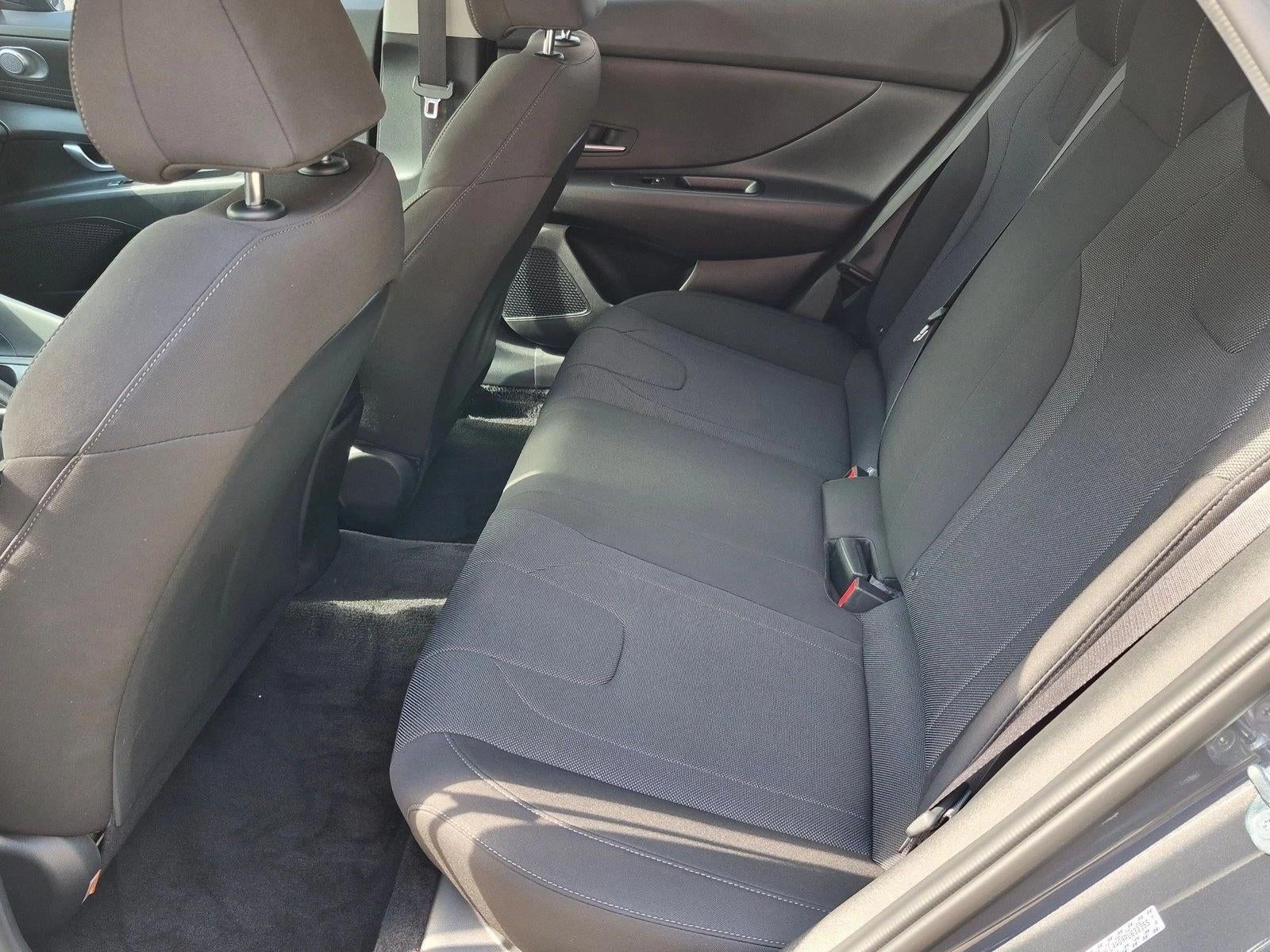 2023 Hyundai ELANTRA SE IVT