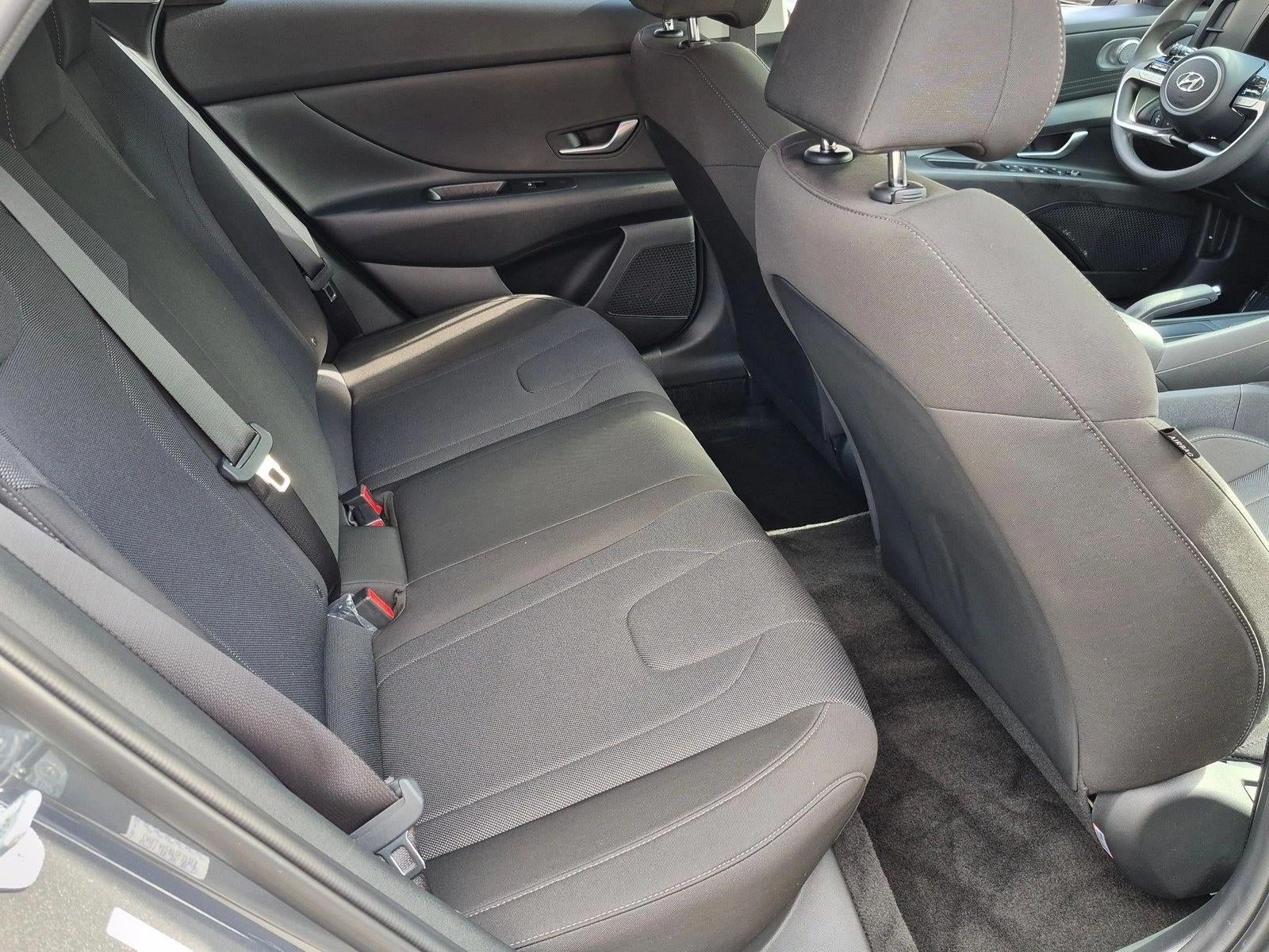 2023 Hyundai ELANTRA SE IVT