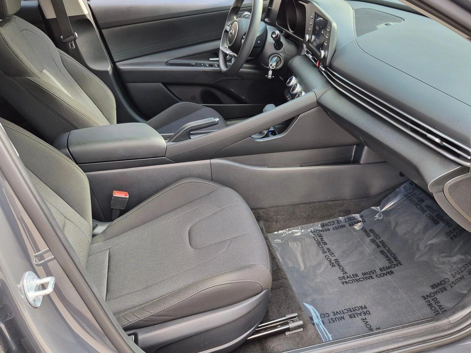 2023 Hyundai ELANTRA SE IVT