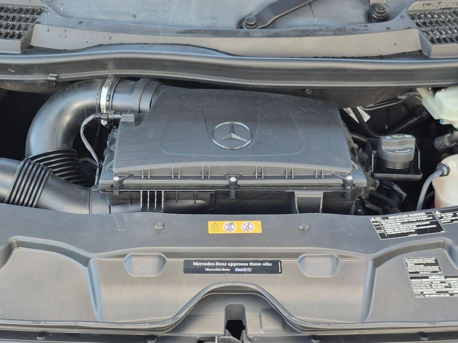 2018 Mercedes-Benz Metris Passenger Van Standard Roof 126" Wheelbase