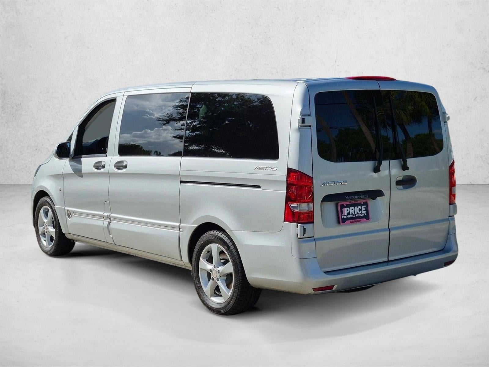 2018 Mercedes-Benz Metris Passenger Van Standard Roof 126" Wheelbase