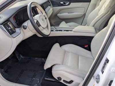 2023 Volvo XC60 Recharge Plug-In Hybrid T8 eAWD PHEV Ultimate Dark Theme