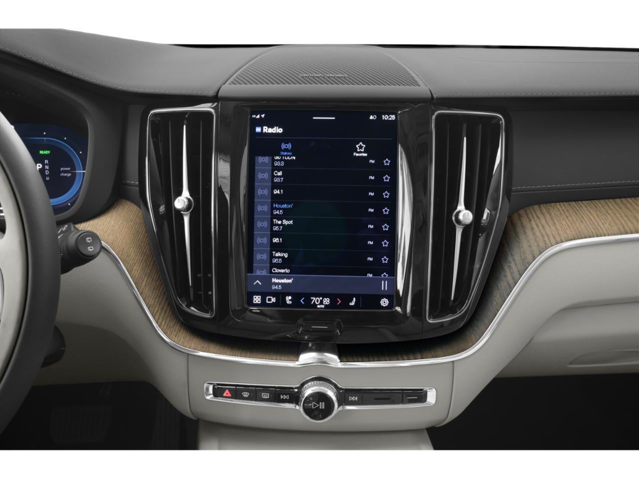 2023 Volvo XC60 Recharge Plug-In Hybrid T8 eAWD PHEV Ultimate Dark Theme