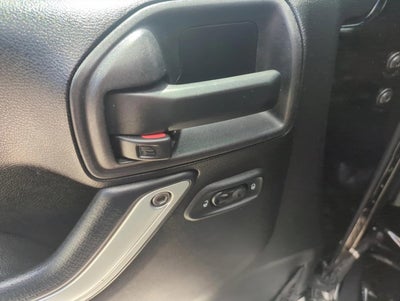 2013 Jeep Wrangler 4WD 2dr Sahara