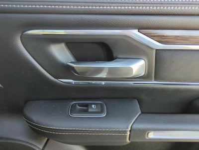 2019 RAM 1500 Laramie 4x4 Crew Cab 5'7" Box