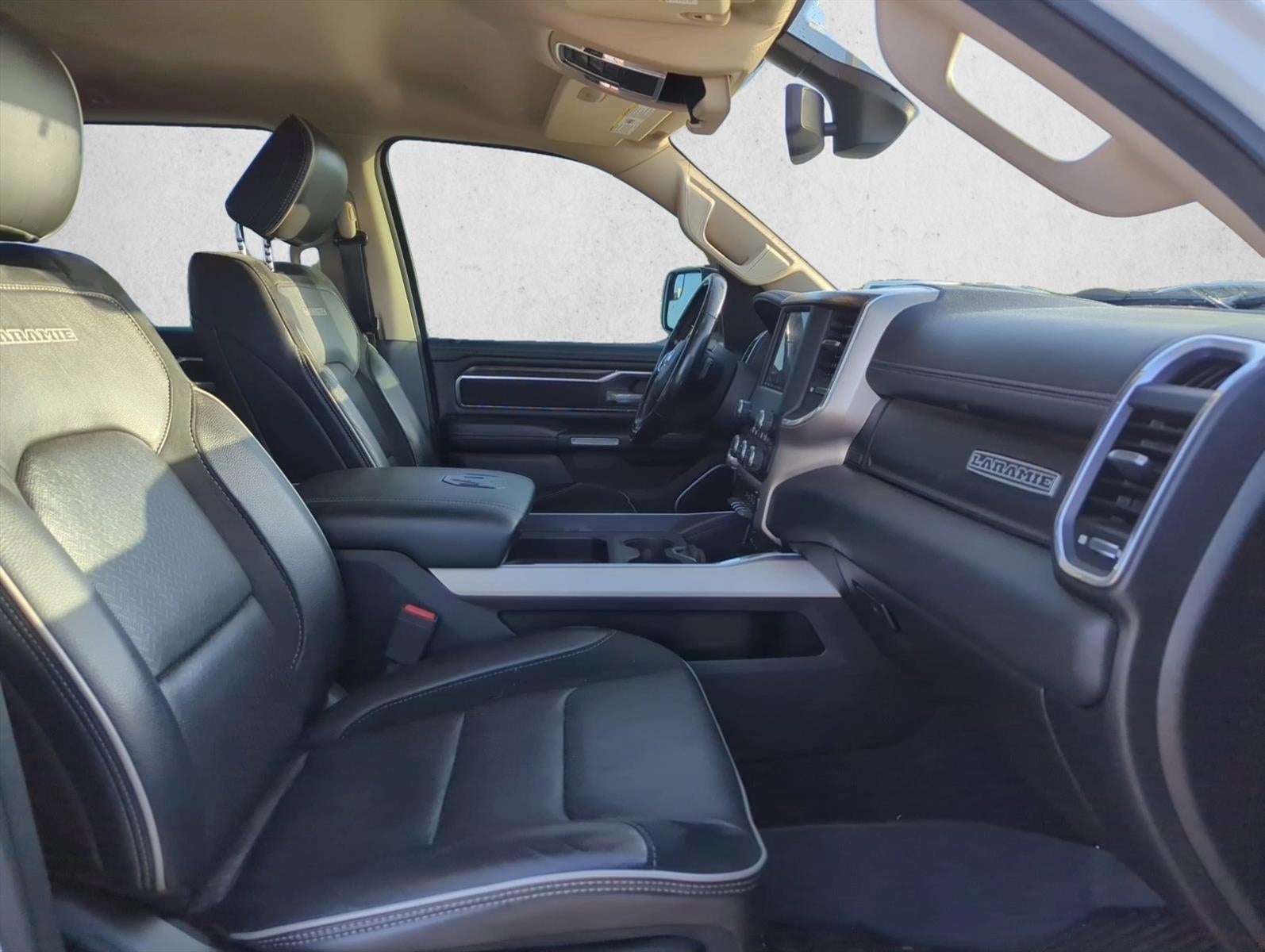 2019 RAM 1500 Laramie 4x4 Crew Cab 5'7" Box